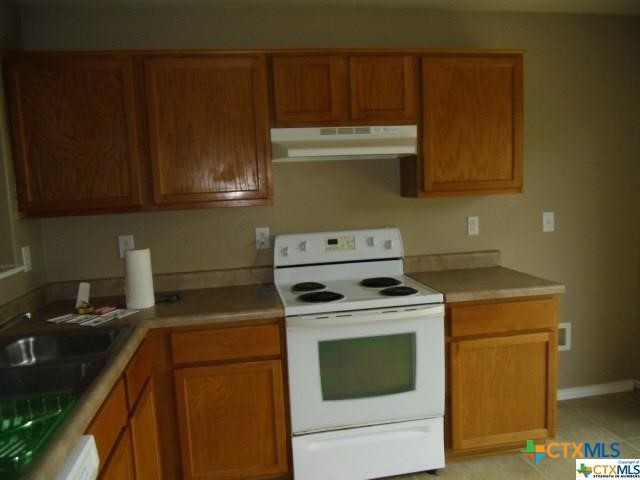 534 Cardinal Manor Property Photo 3