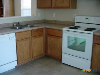 534 Cardinal Manor Property Photo 4