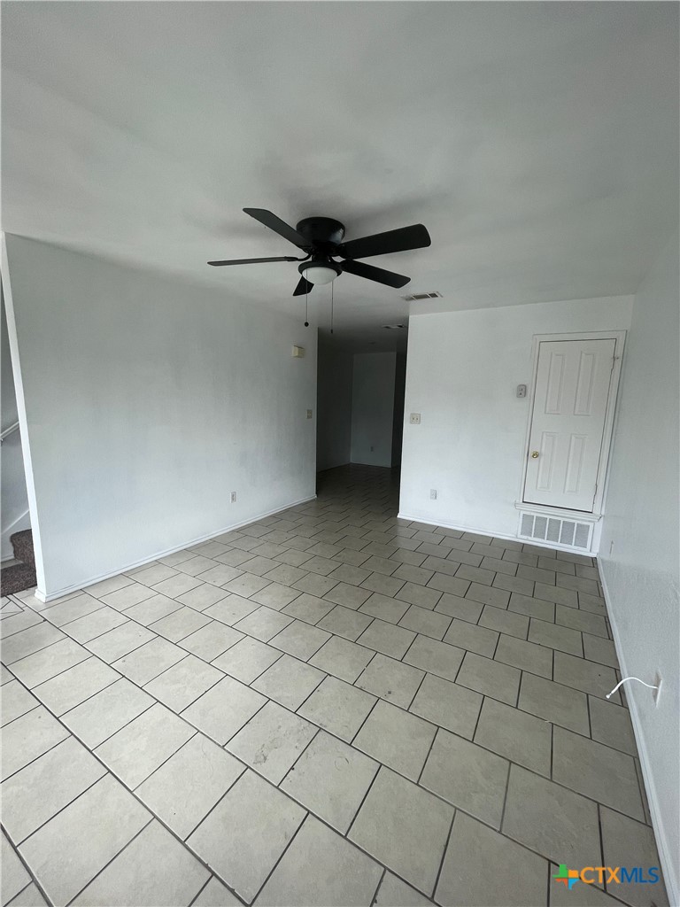 3404 Barcelona Drive D Property Photo 5