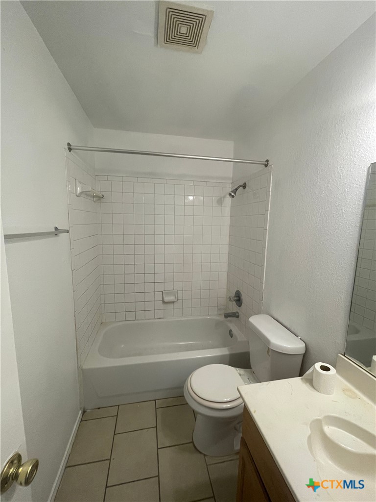 3404 Barcelona Drive D Property Photo 6