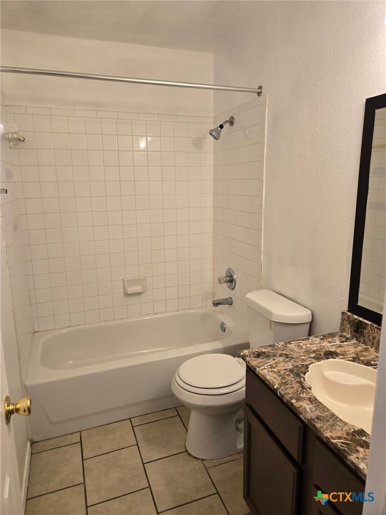 3404 Barcelona Drive D Property Photo 12