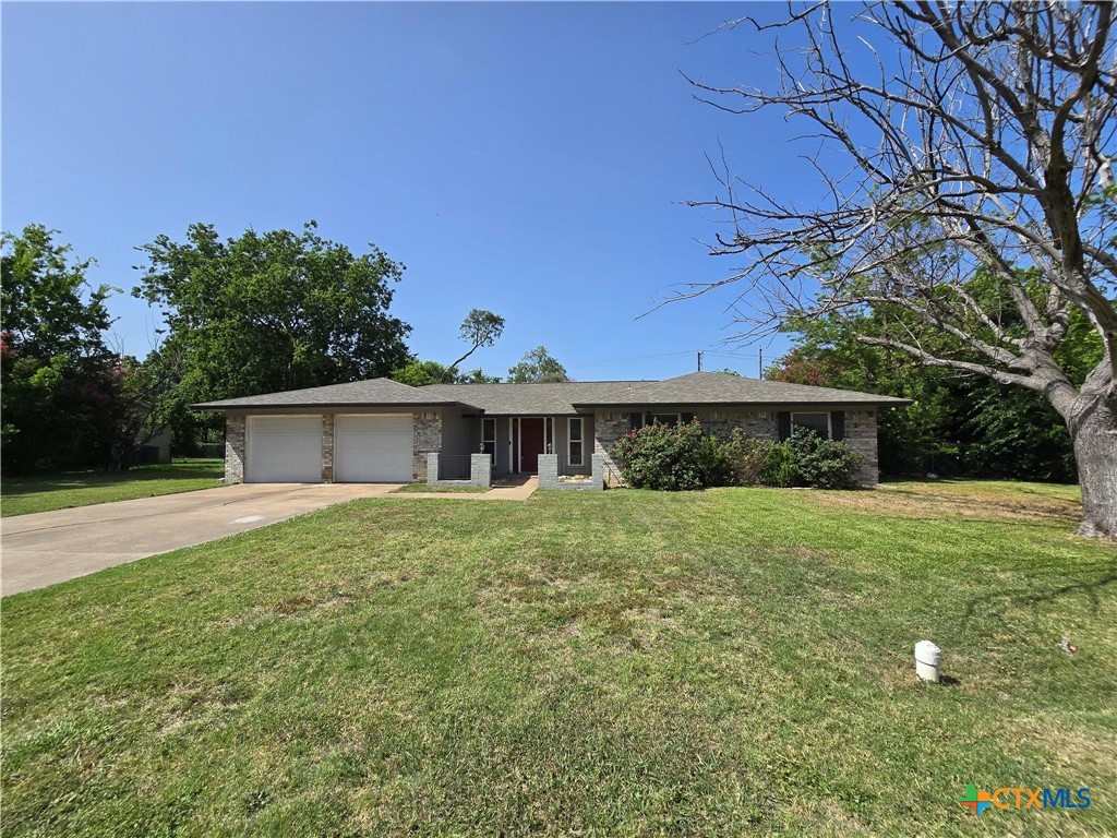 205 E Cherokee Drive Property Photo 3