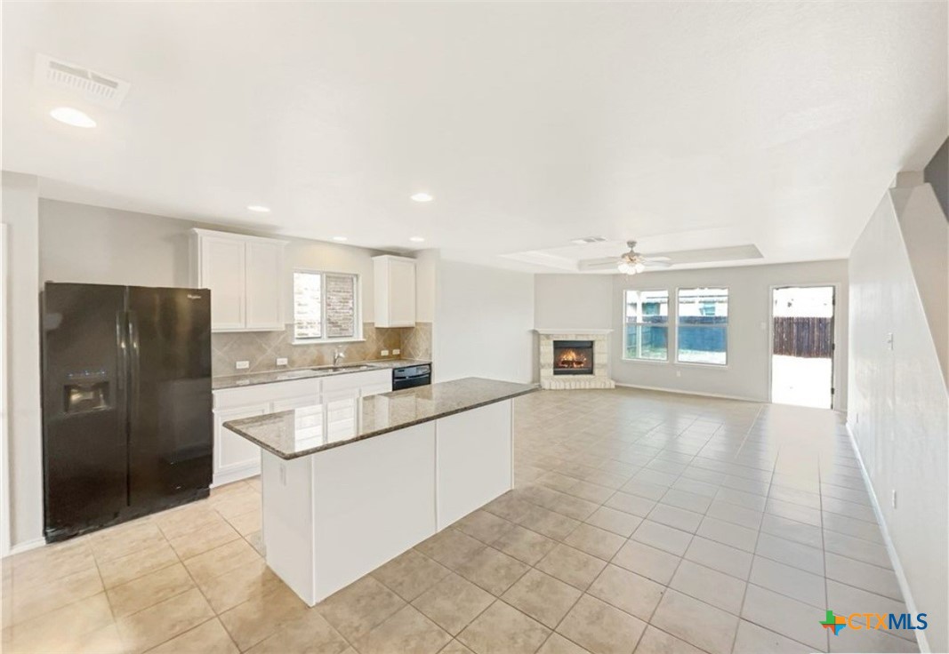 1321 Daffodil Drive Property Photo 2