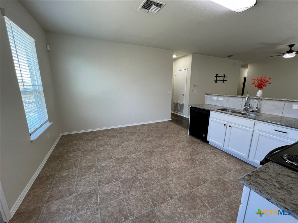 338 Mistflower Property Photo 10
