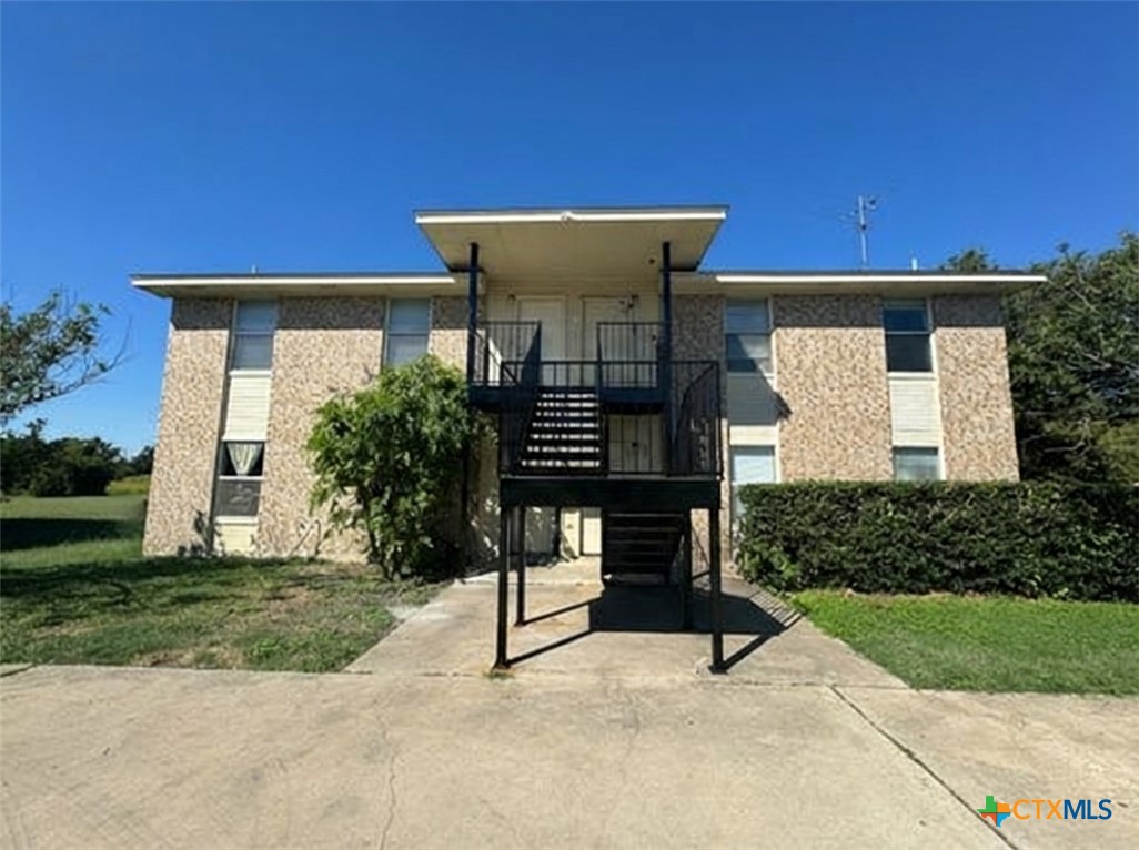 1709 Cedarhill Drive Property Photo 1