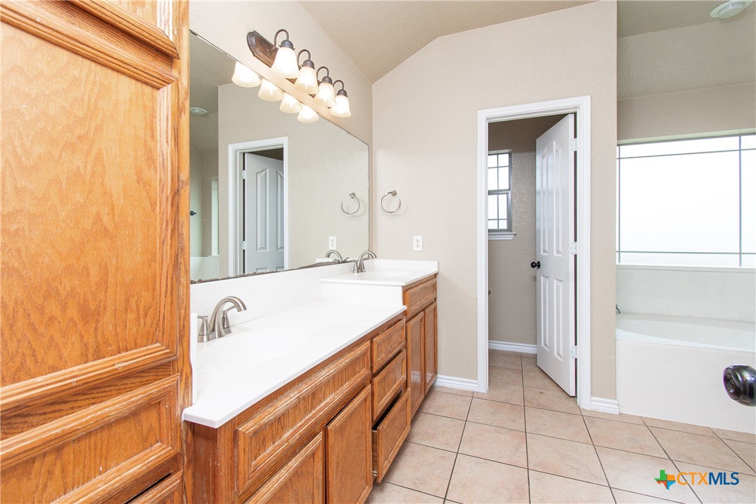 4300 Lauren Mackenzie Drive Property Photo 23
