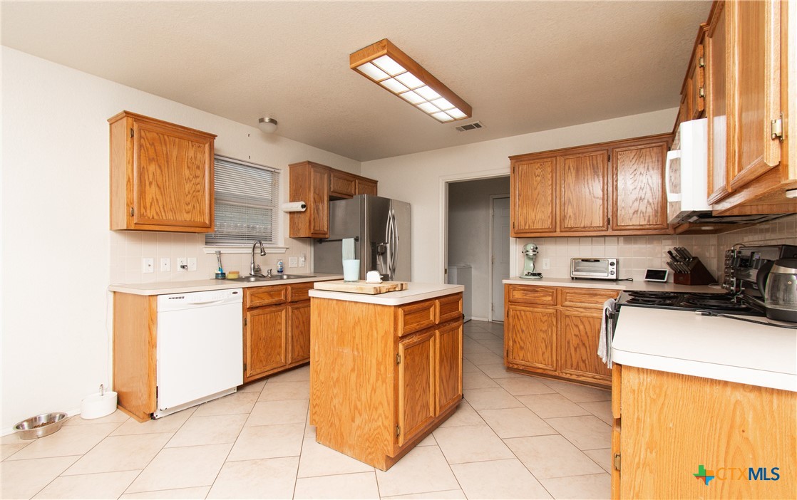 4310 Neta Drive Property Photo 6