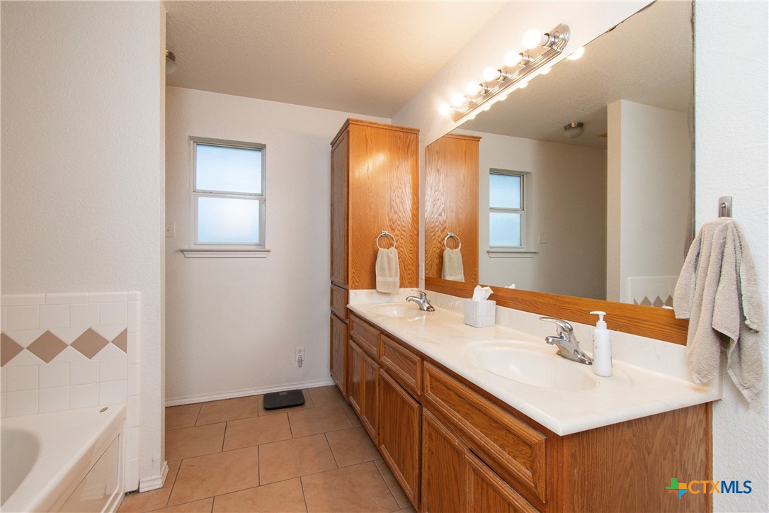 4310 Neta Drive Property Photo 12