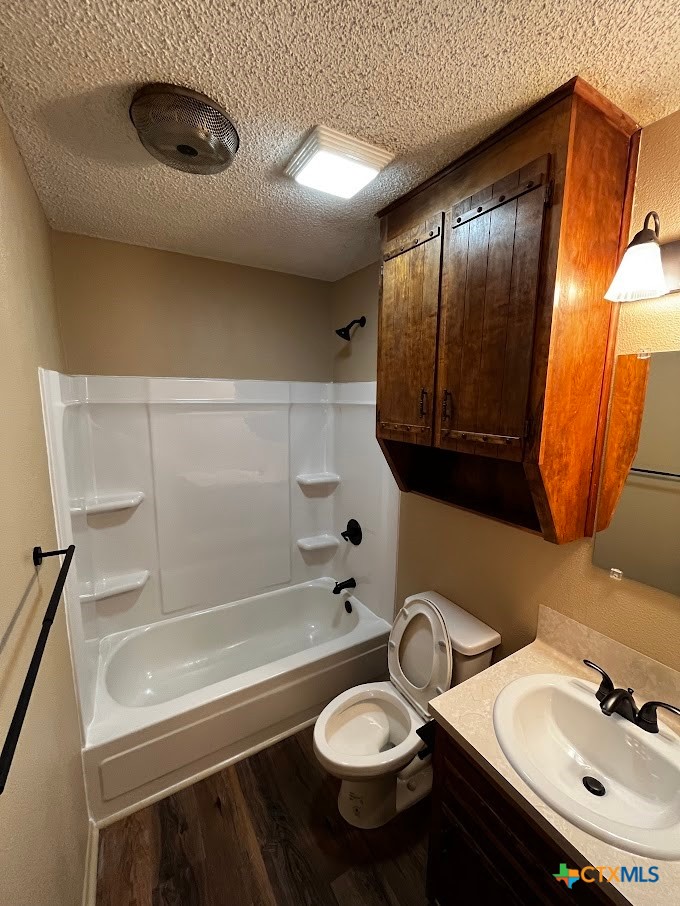 202 N Walnut 104 Property Photo 7