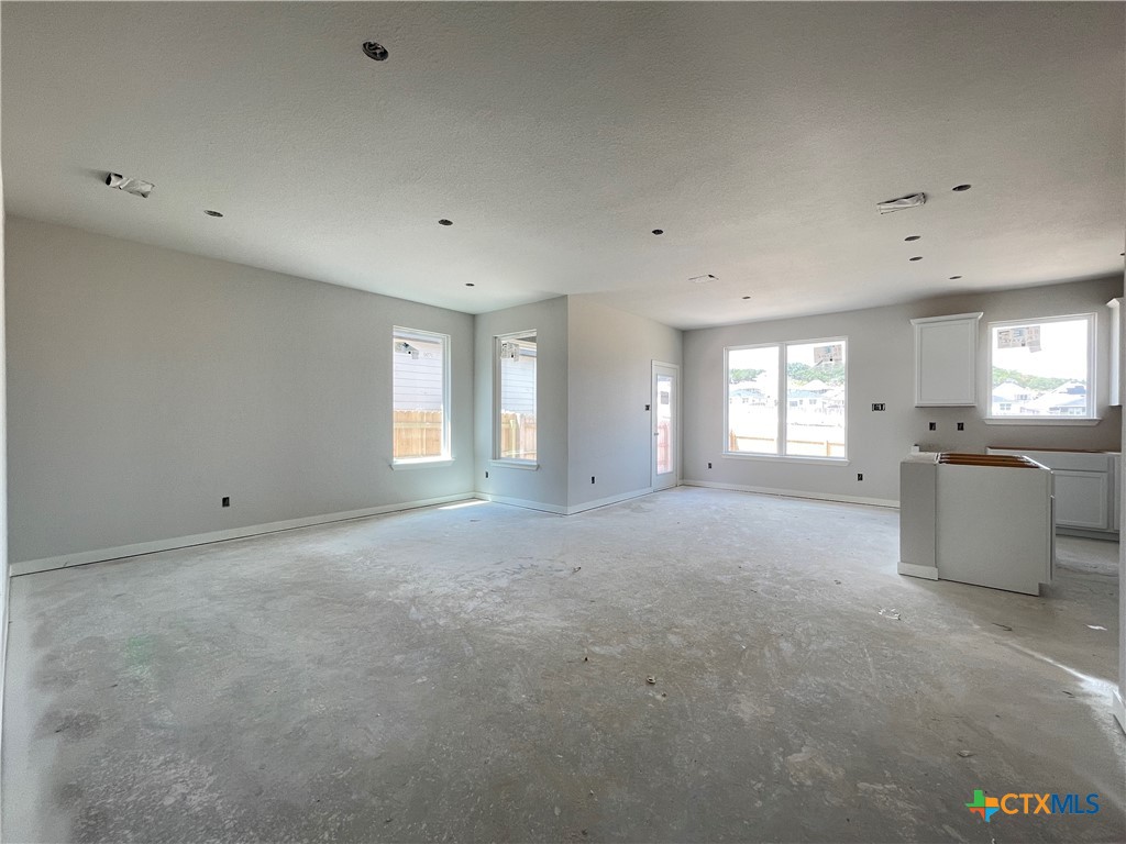 362 Pathfinder Drive Property Photo 3