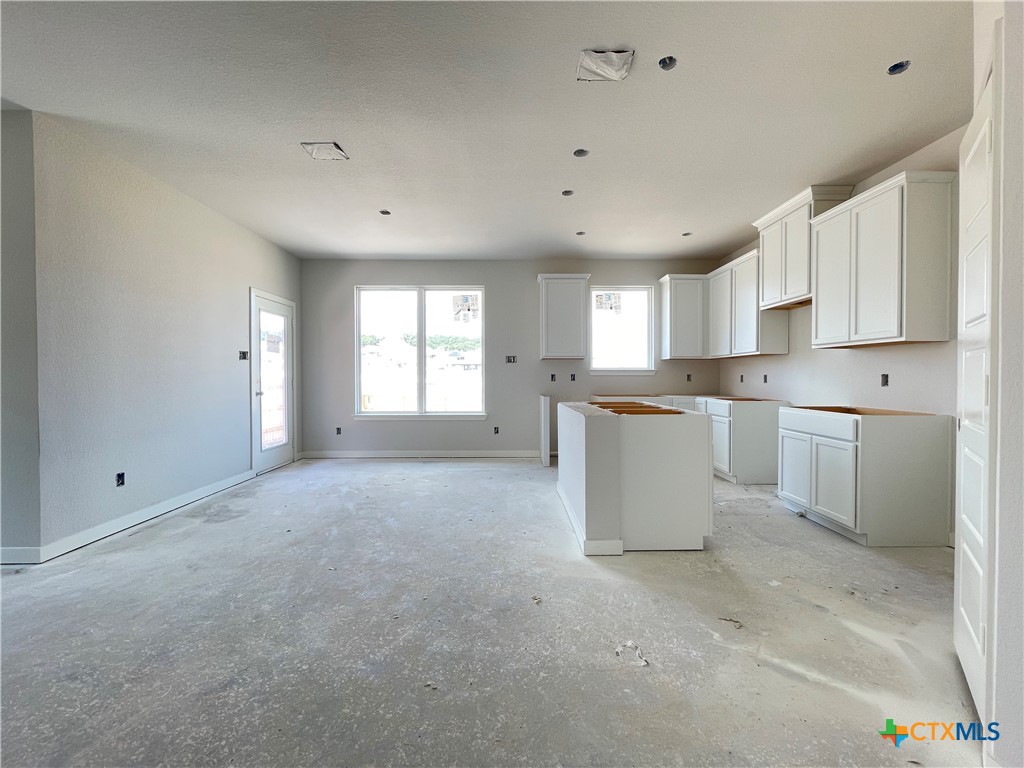 362 Pathfinder Drive Property Photo 5
