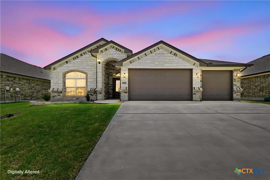 5202 La Terraza Lane Property Photo