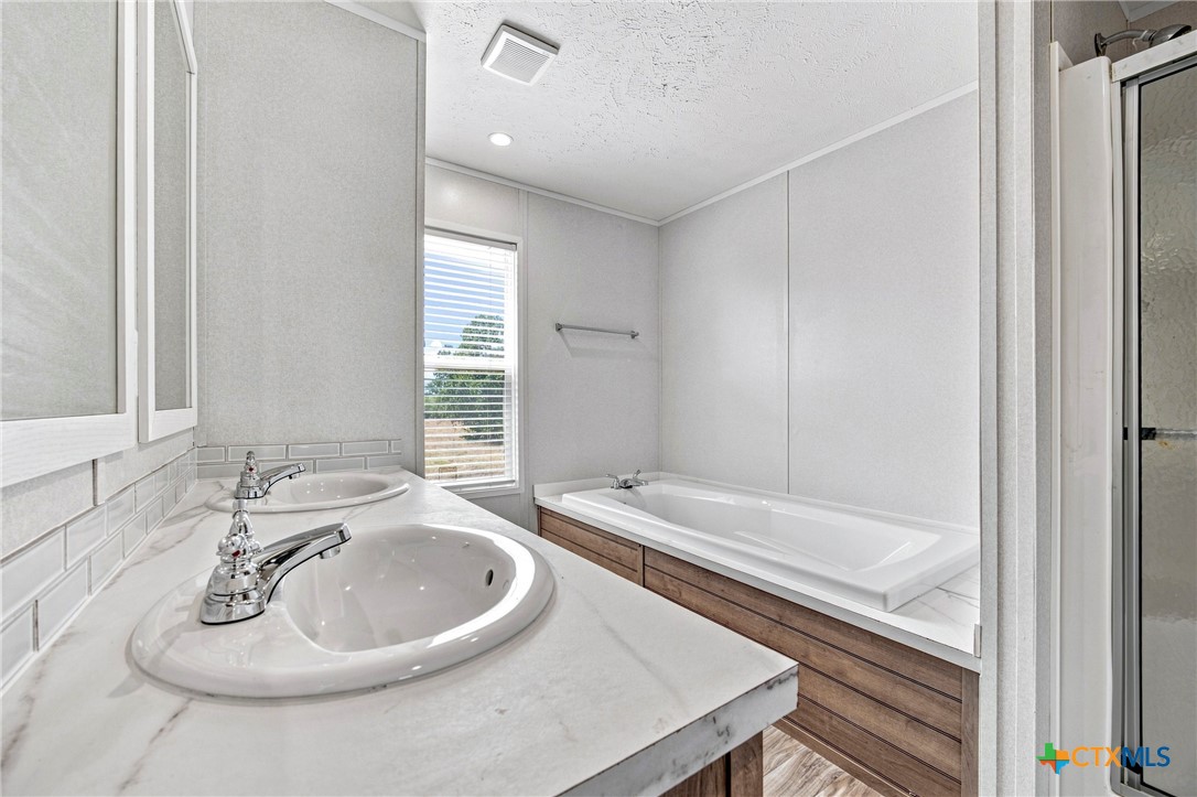 619004 Property Photo 17