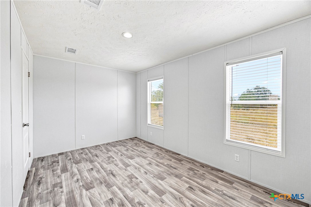 619004 Property Photo 22