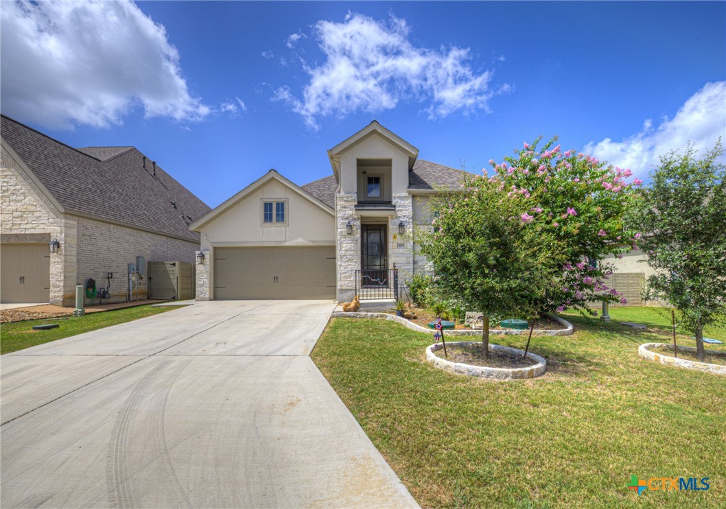 415 Bridle Trail Property Photo 5