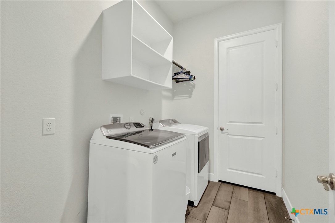 415 Bridle Trail Property Photo 35
