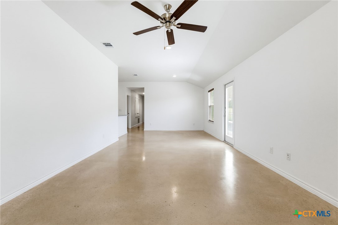 102 Lost Trail B Property Photo 4