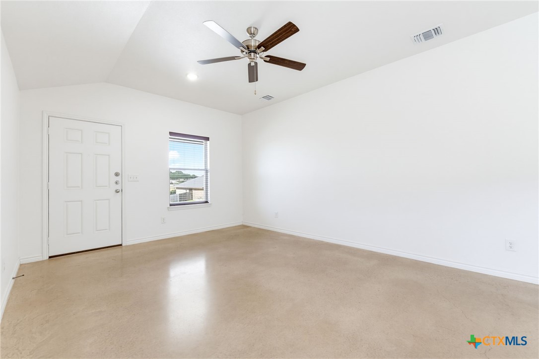 102 Lost Trail B Property Photo 5