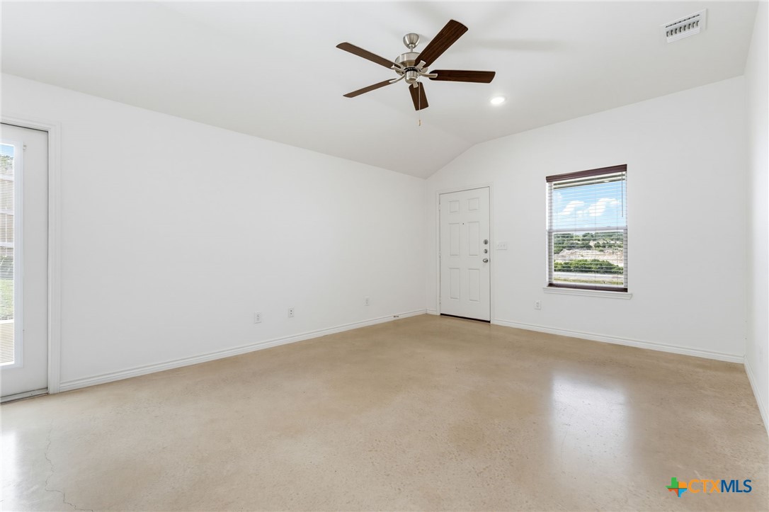102 Lost Trail B Property Photo 6