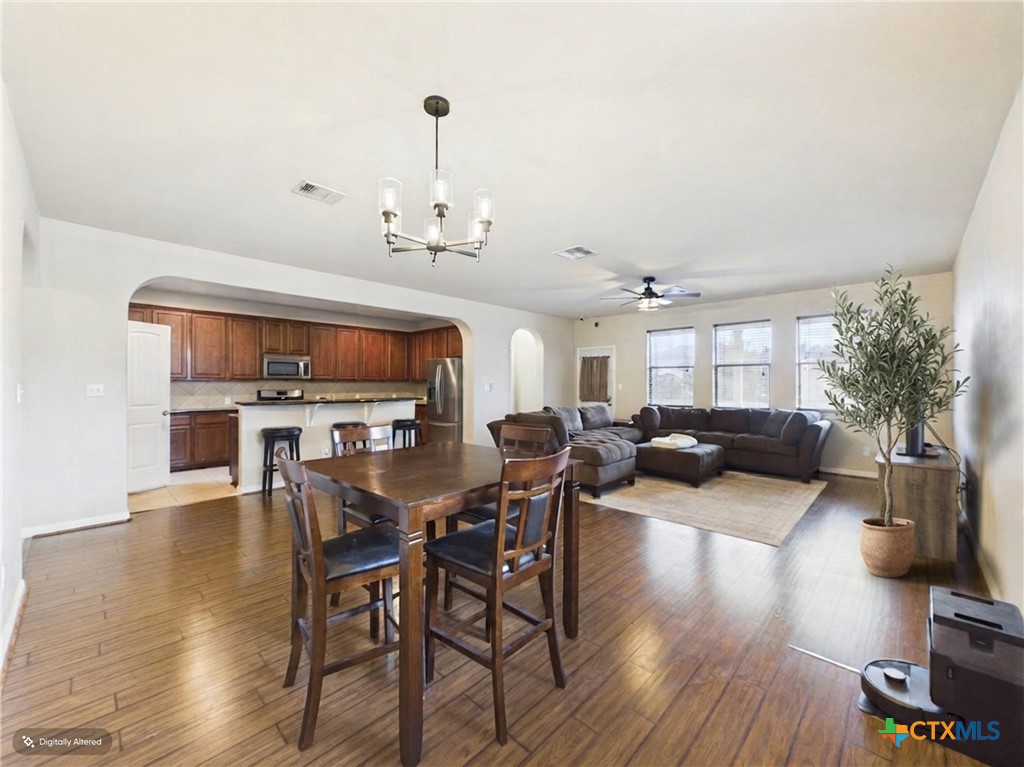1070 Sussex Way Property Photo 2