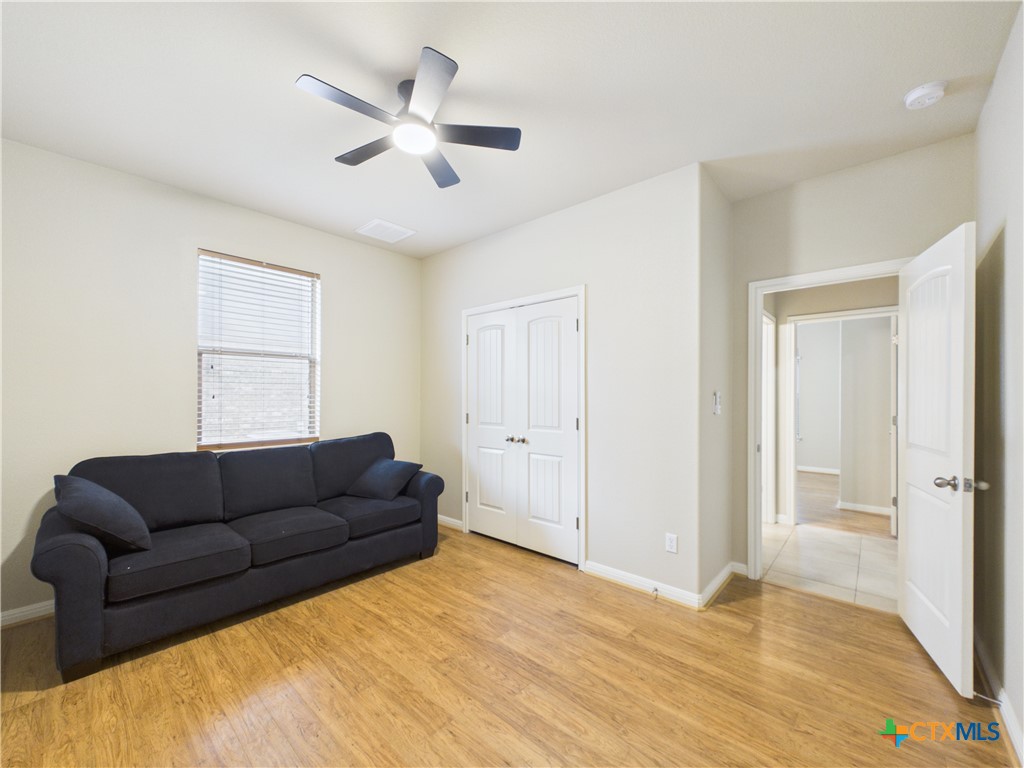 1070 Sussex Way Property Photo 11