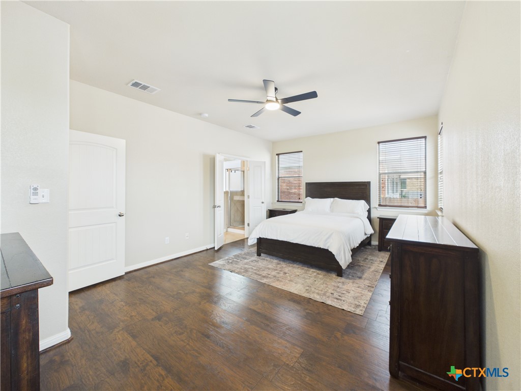 1070 Sussex Way Property Photo 12