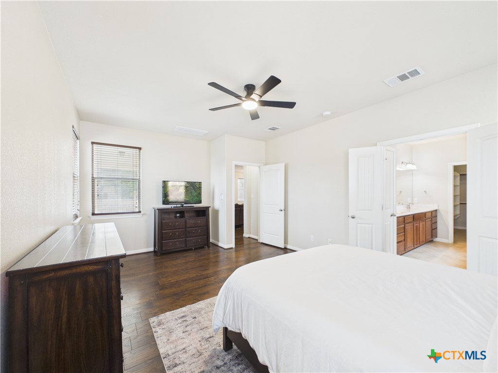1070 Sussex Way Property Photo 13