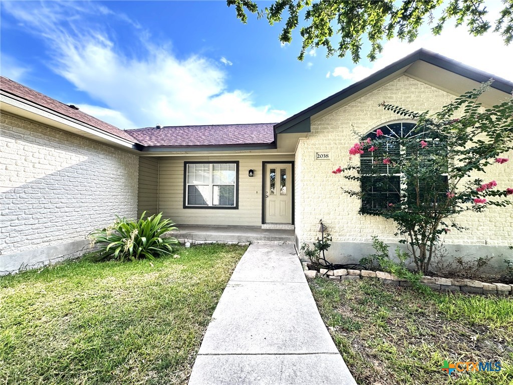 2038 Bentwood Drive Property Photo 1
