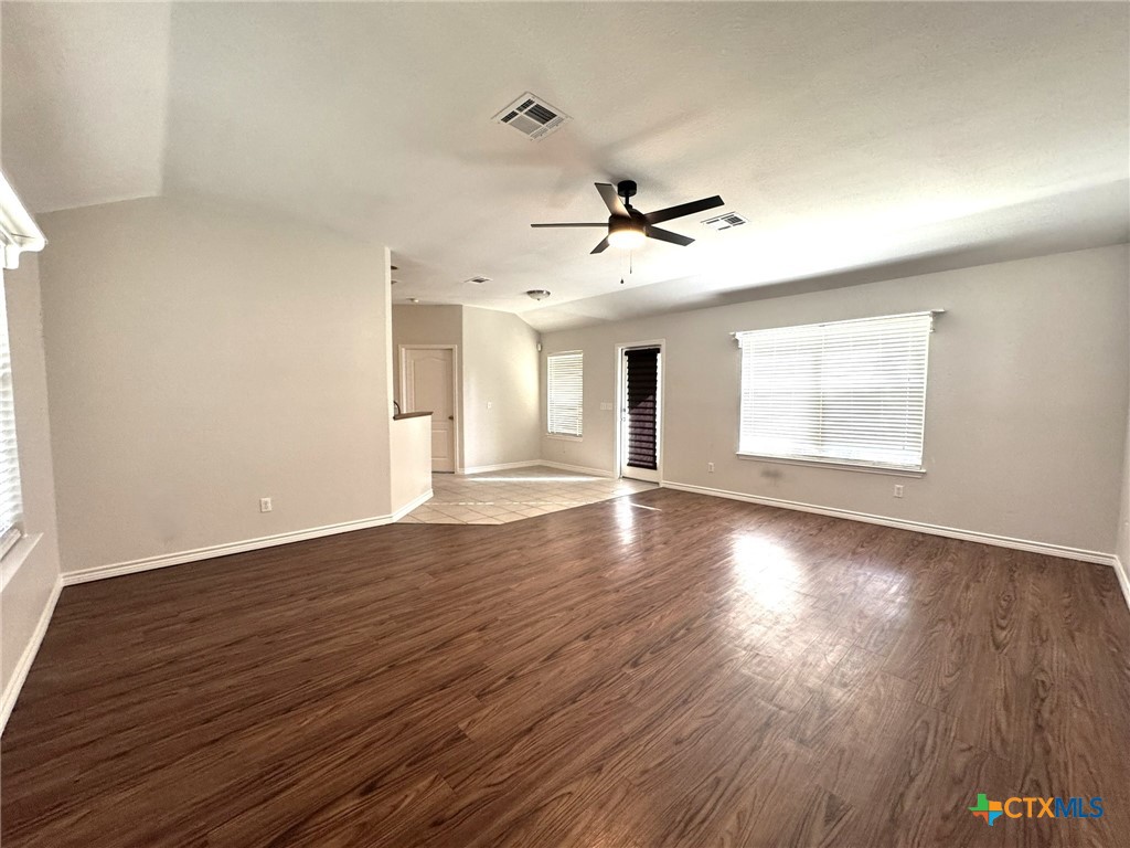 2038 Bentwood Drive Property Photo 4