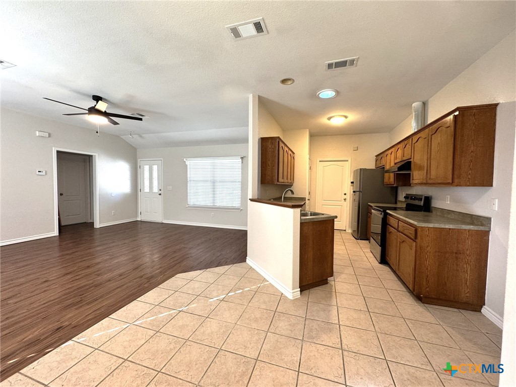 2038 Bentwood Drive Property Photo 5