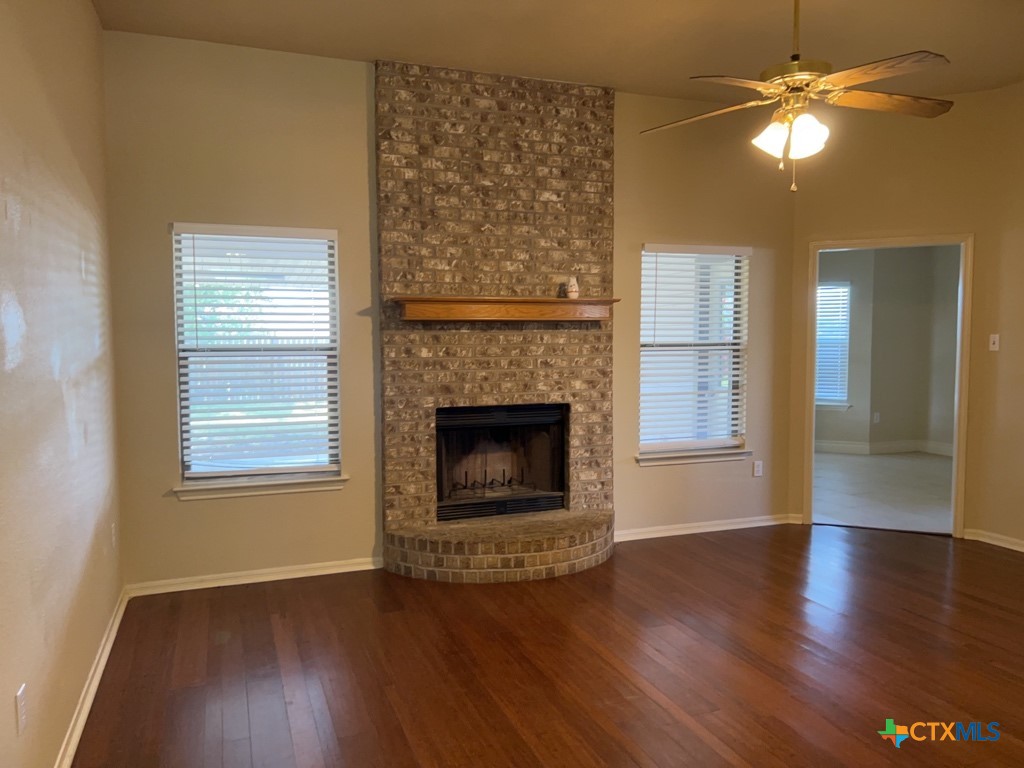 3906 Lone Oak Drive Property Photo 3