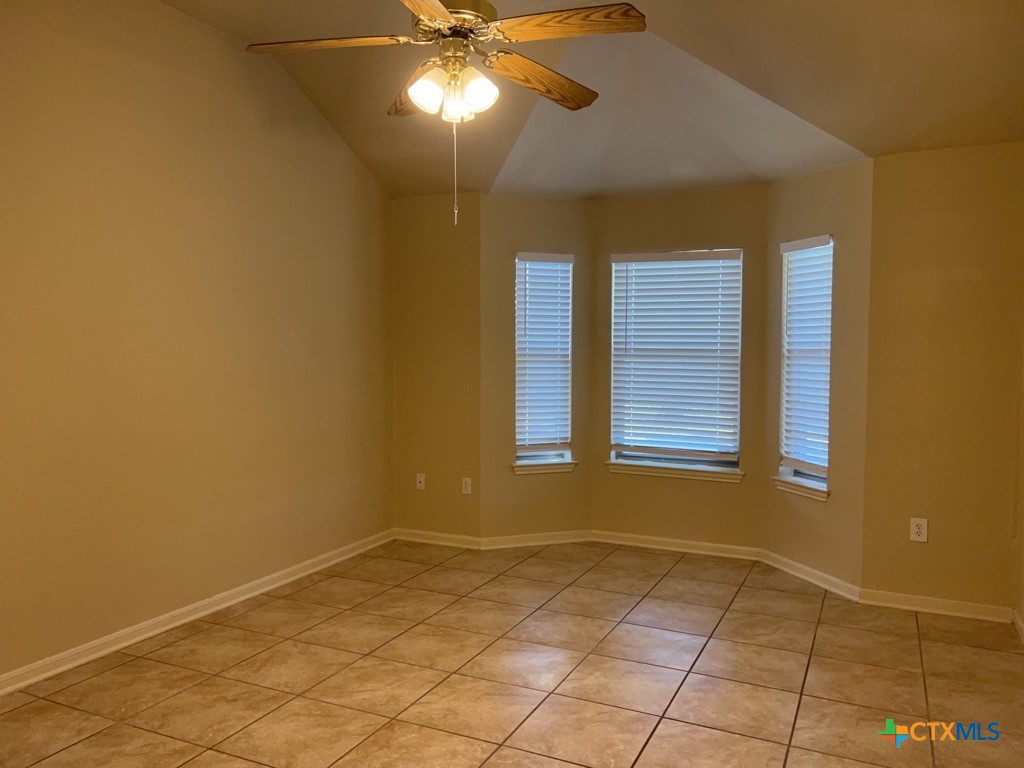 3906 Lone Oak Drive Property Photo 5