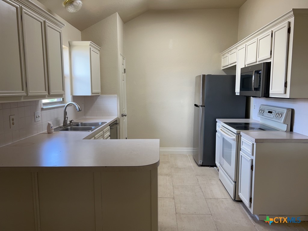 3906 Lone Oak Drive Property Photo 7