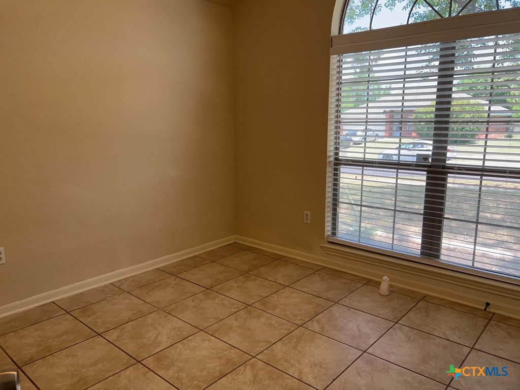 3906 Lone Oak Drive Property Photo 11