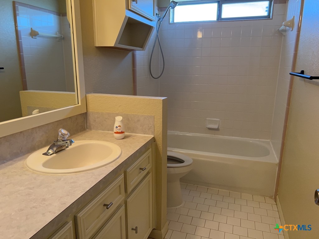 3906 Lone Oak Drive Property Photo 14