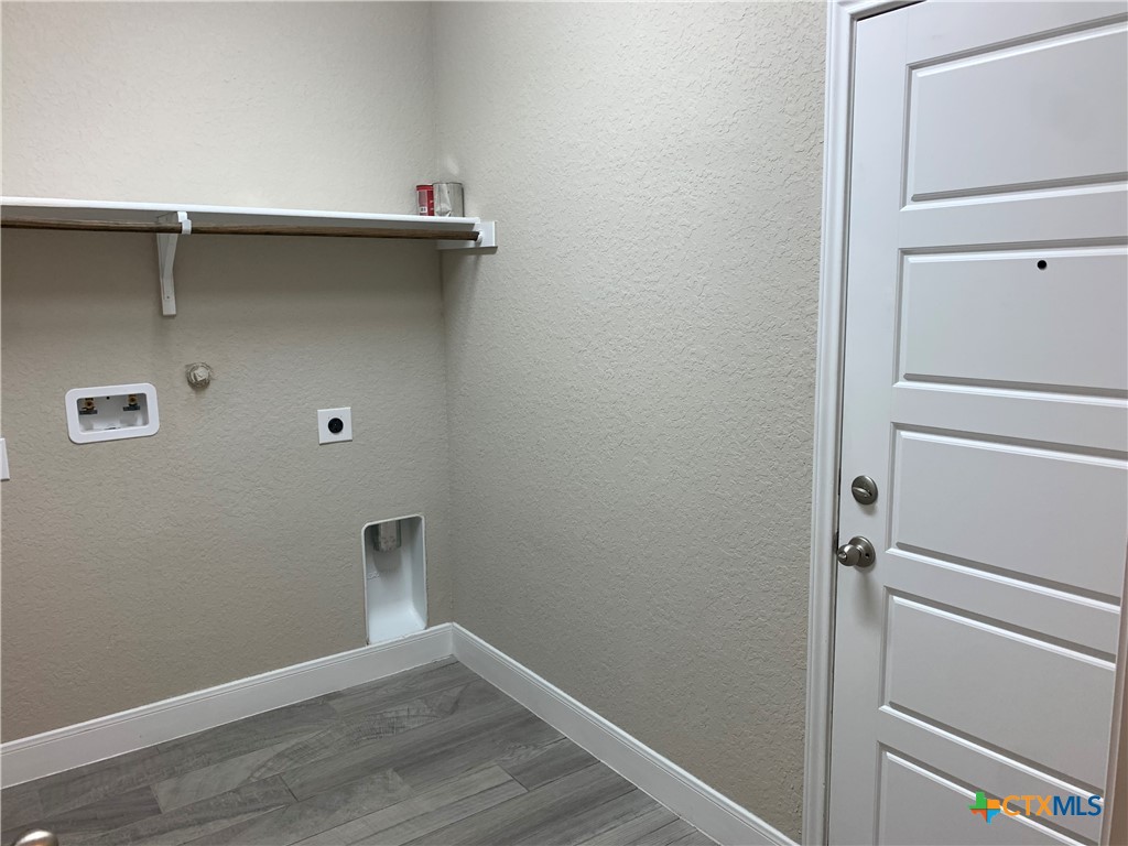 1205 Old Fm 306 Property Photo 25