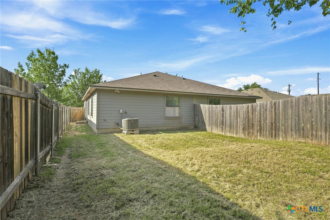 1017 Drovers Cove Property Photo 13
