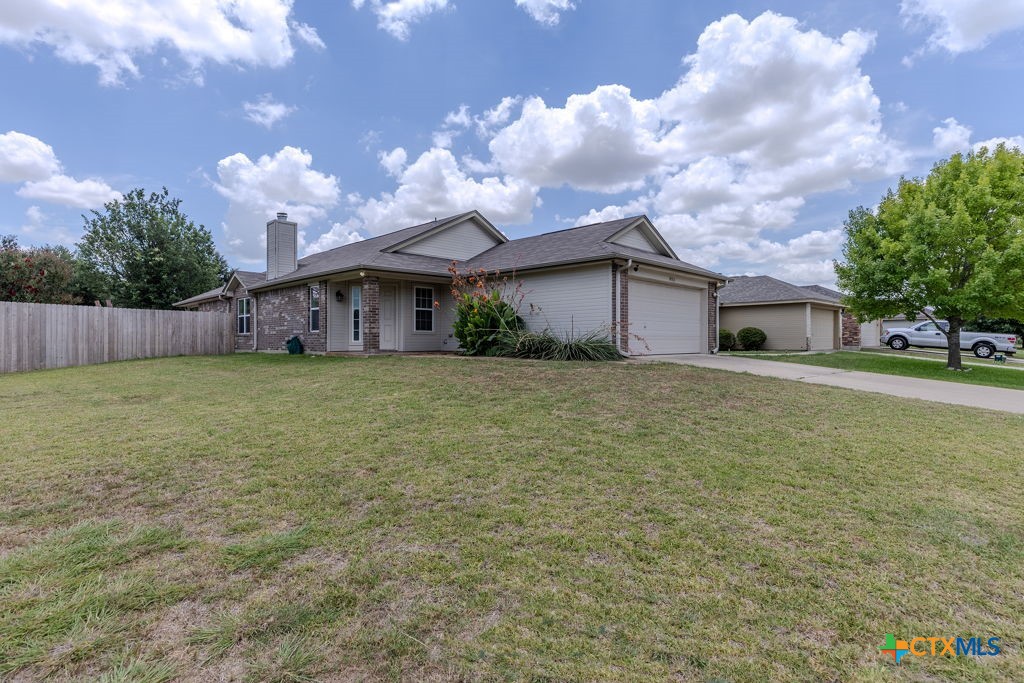 4703 Stonehaven Drive Property Photo 4
