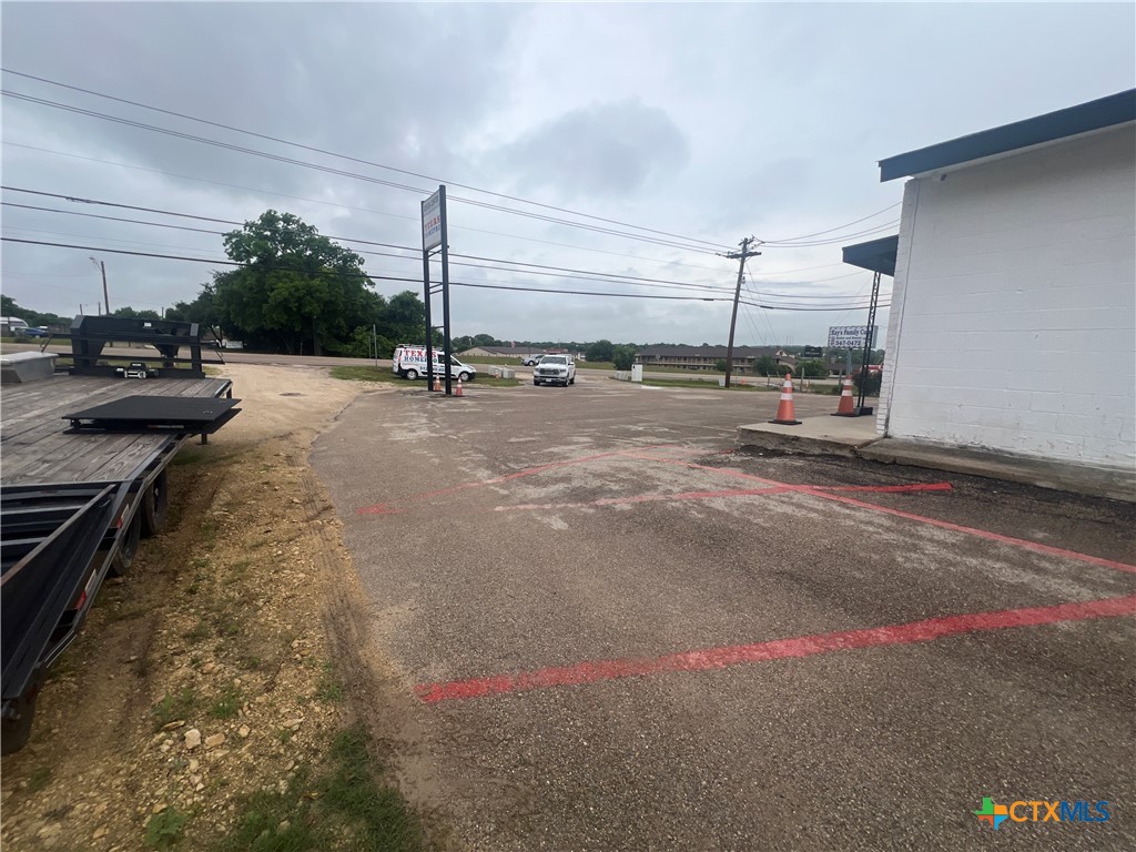 401 W Business 190 Highway Property Photo 10