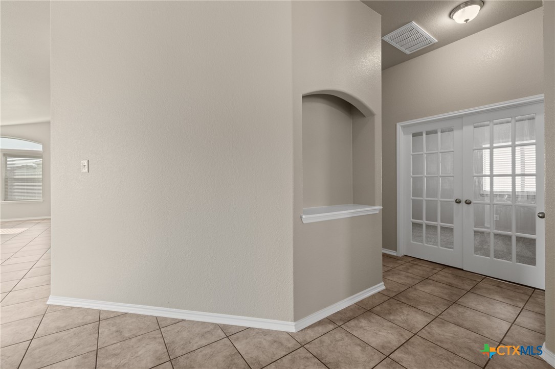 203 Ken Drive Property Photo 8