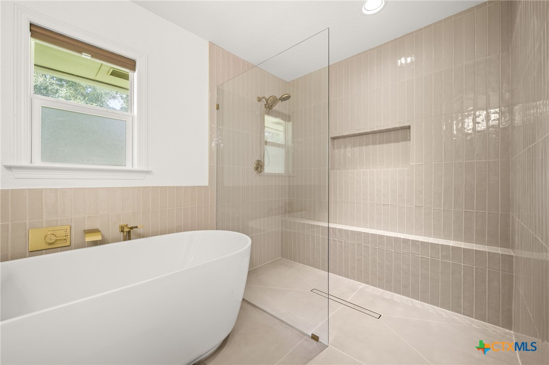 405 Downing Street Property Photo 25