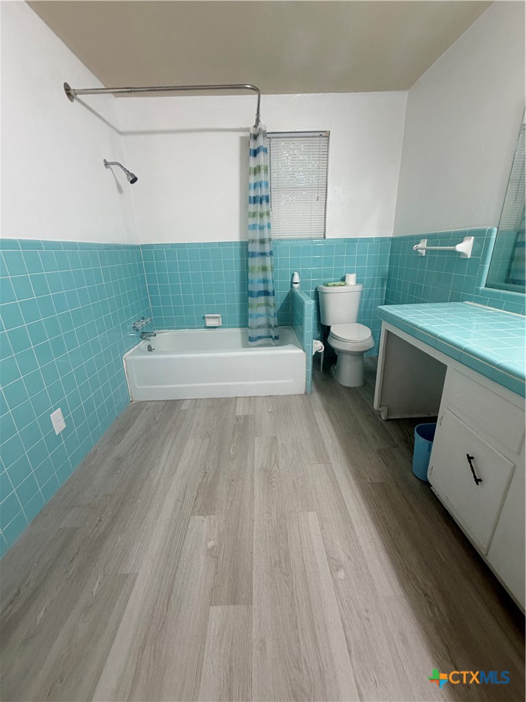 1208 N College Street Property Photo 13