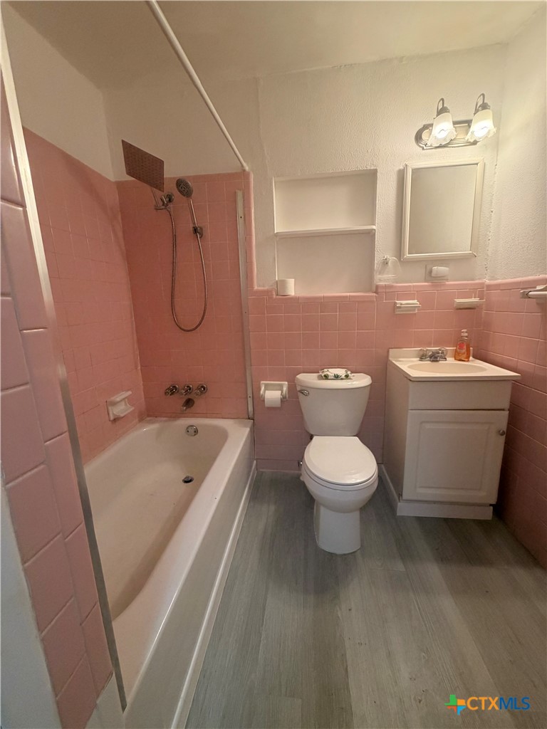 1208 N College Street Property Photo 15