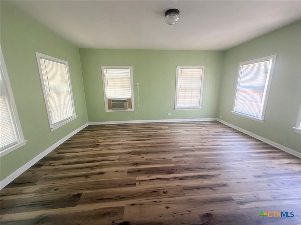 1208 N College Street Property Photo 17