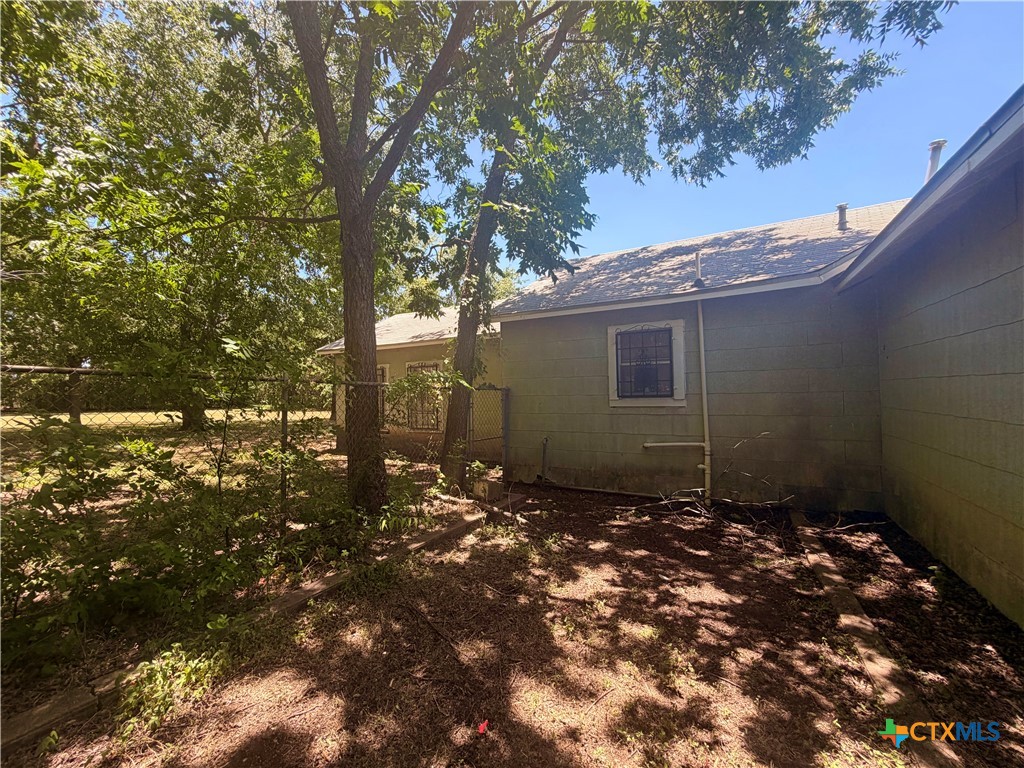 1208 N College Street Property Photo 18