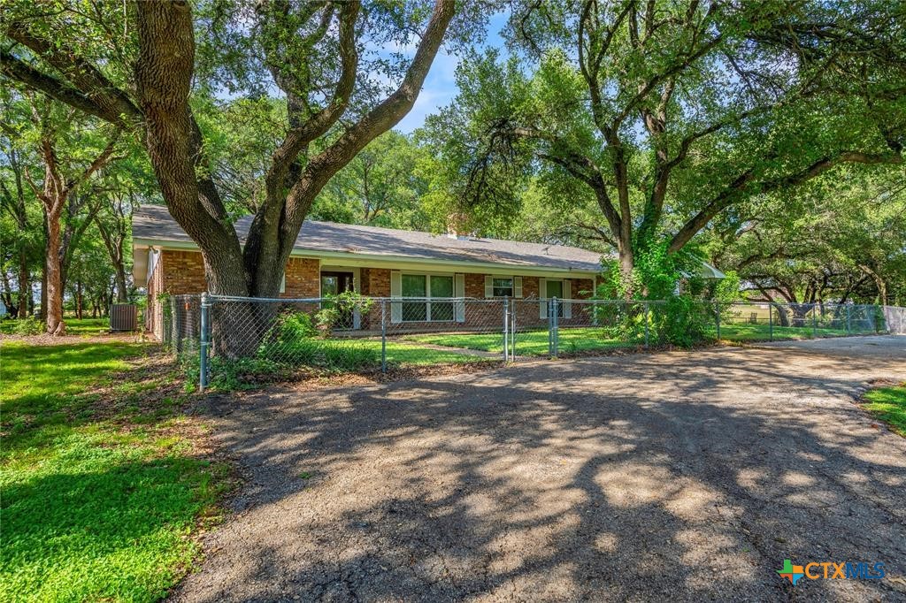 700 Shanklin Road Property Photo 4