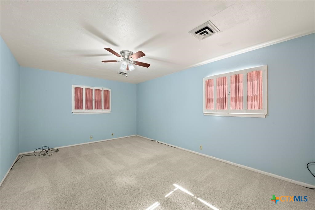 700 Shanklin Road Property Photo 10