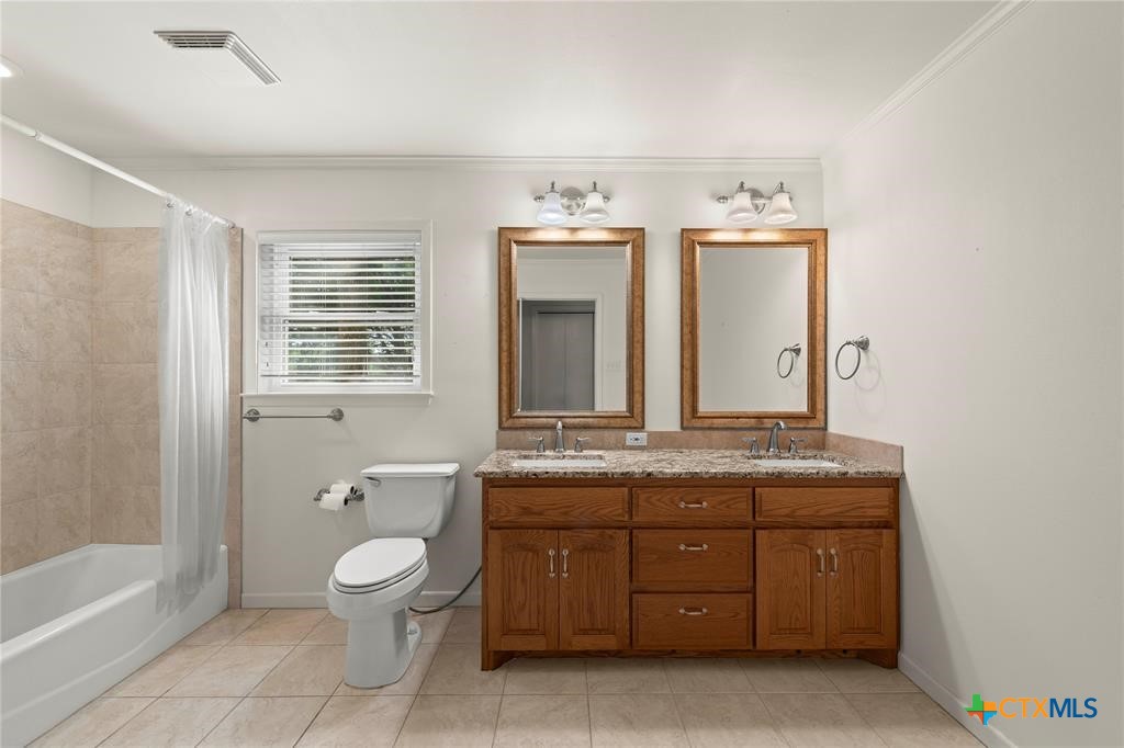 700 Shanklin Road Property Photo 12