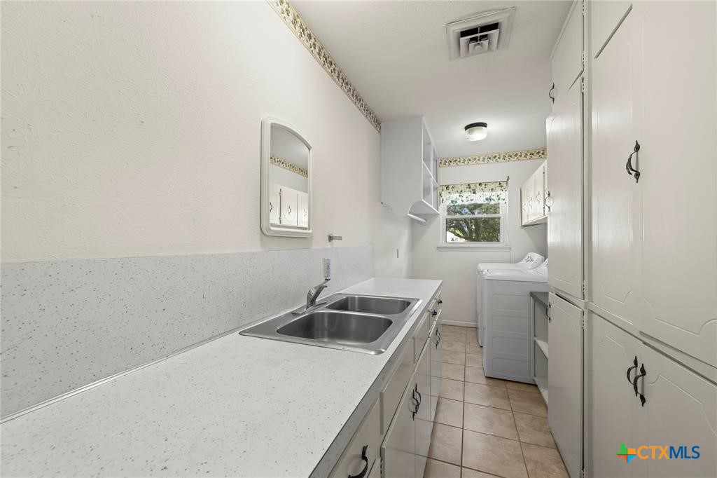 700 Shanklin Road Property Photo 19