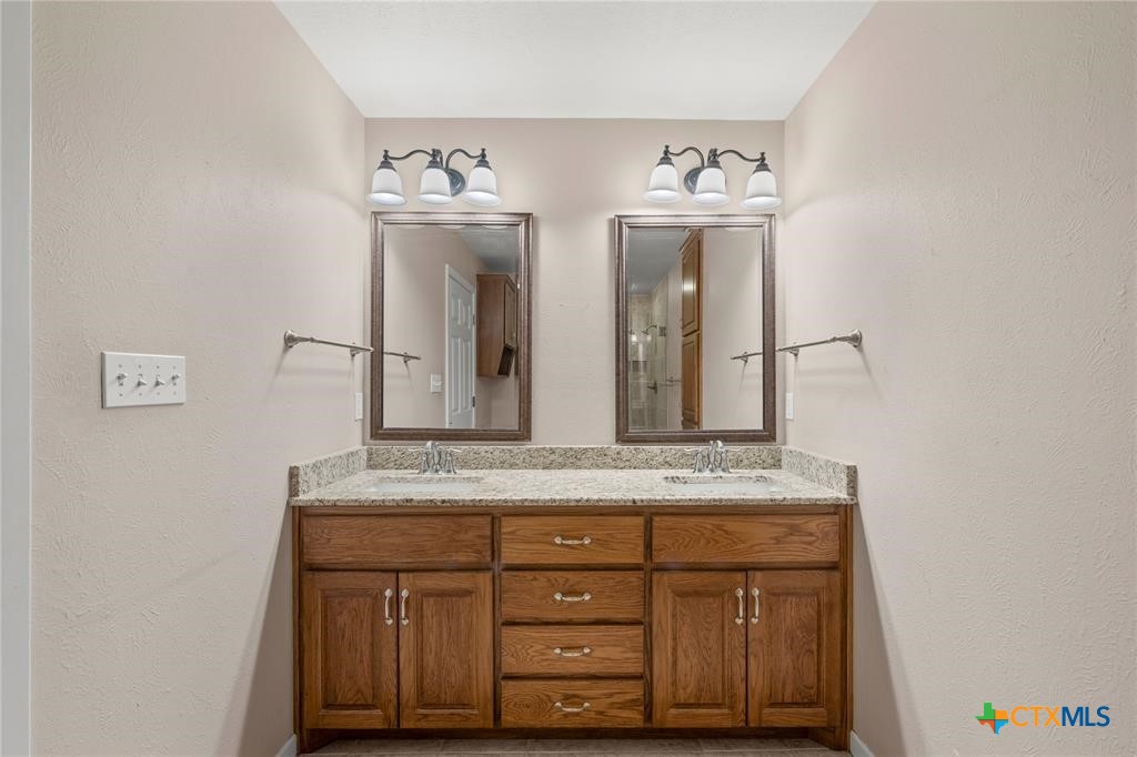 700 Shanklin Road Property Photo 25